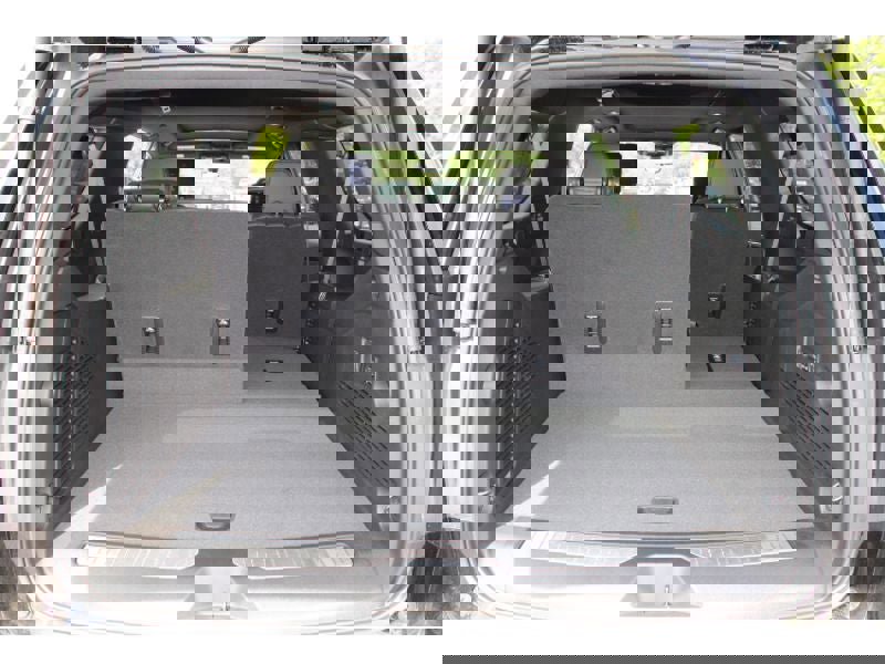 New 2025 Chevrolet Suburban Premier image 24