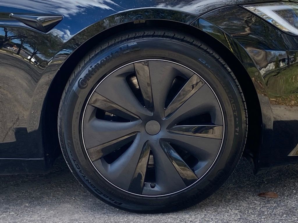 Used 2023 Tesla Model S Standard Range image 10