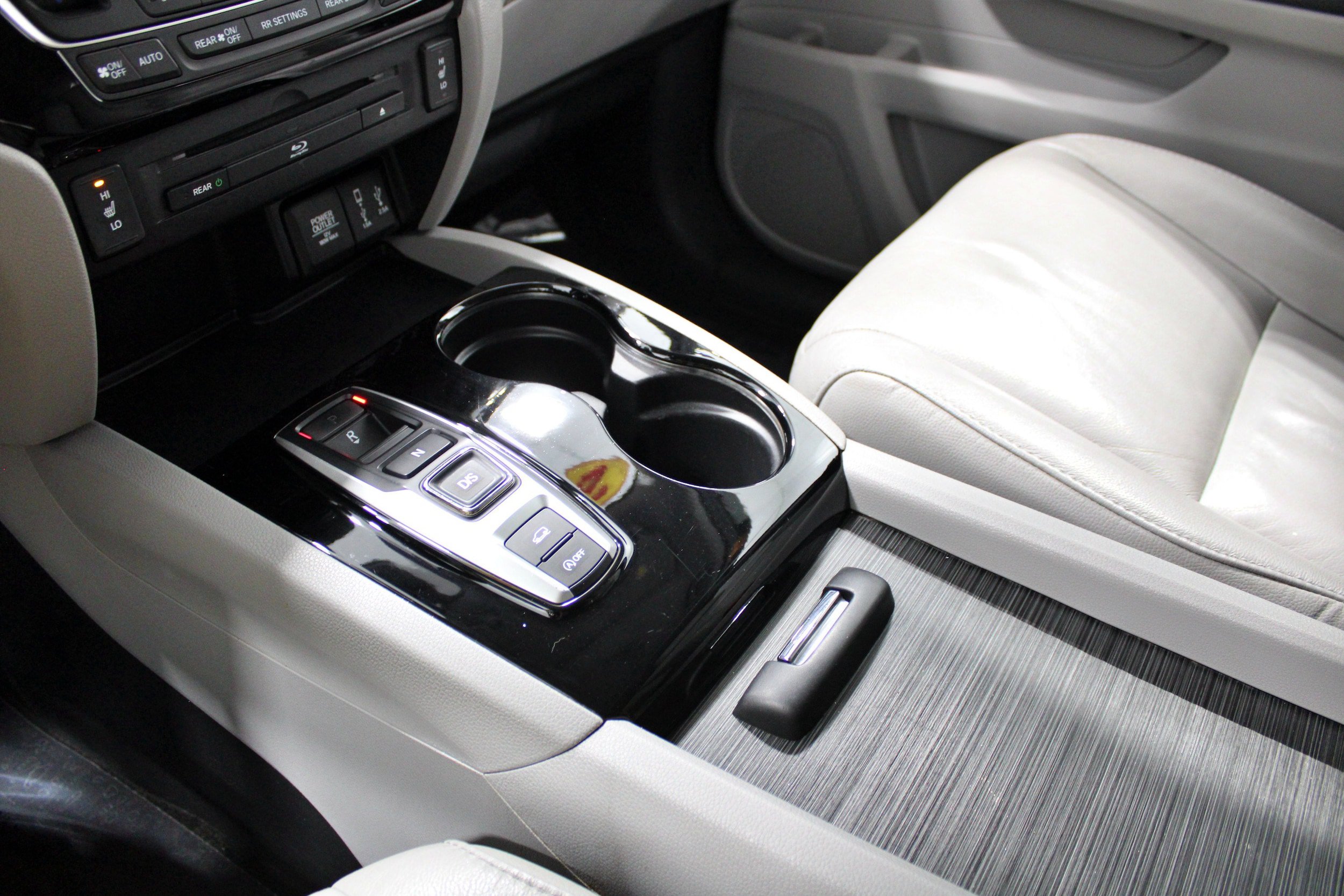Used 2017 Honda Pilot Touring image 18