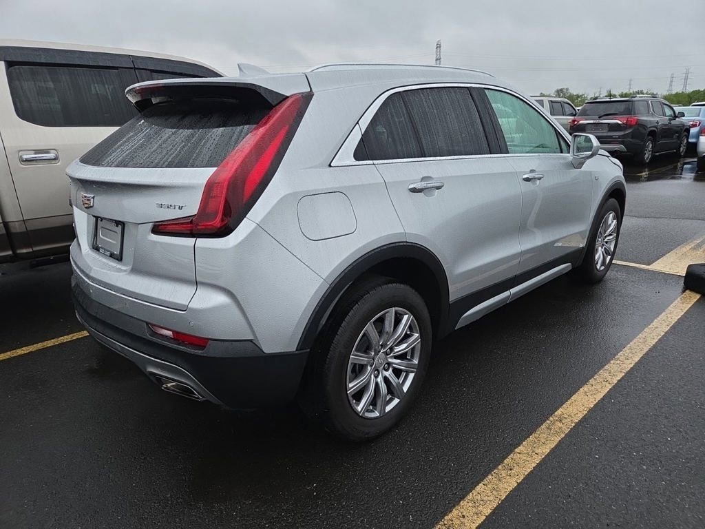 Used 2020 Cadillac XT4 Premium Luxury w/ Cold Weather Package AWD/4WD image 2