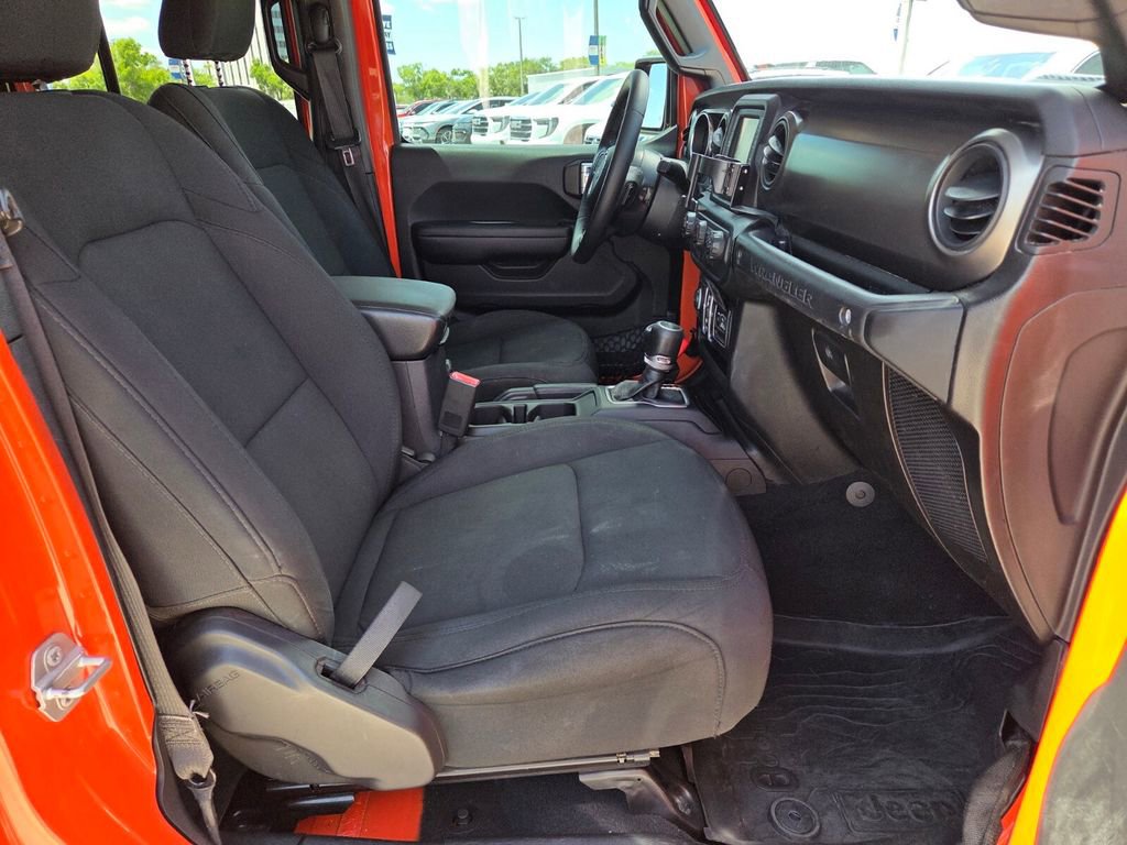 Used 2018 Jeep Wrangler Unlimited Sport S AWD/4WD image 14