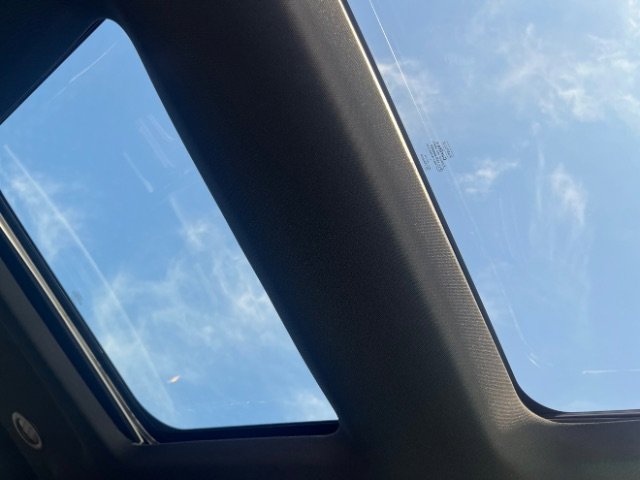 Used 2018 Ford Explorer Platinum image 32