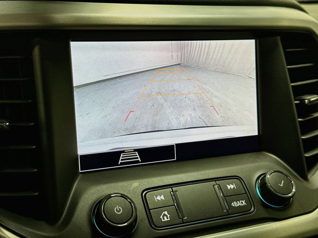 Used 2023 GMC Acadia SLE AWD/4WD image 14