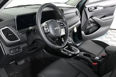 Certified 2025 Kia Seltos EX image 18