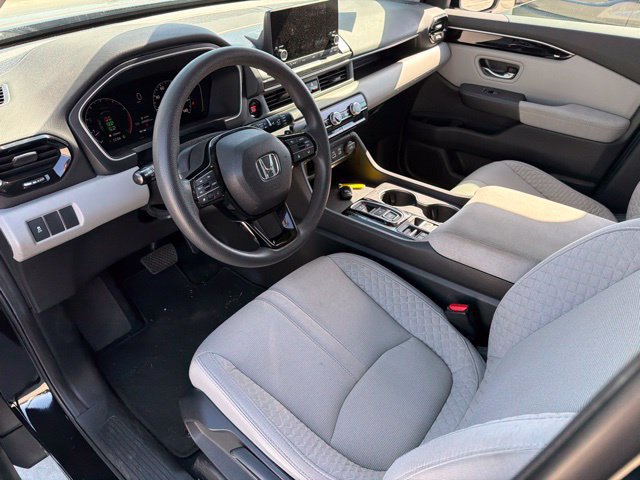 Used 2024 Honda Pilot LX image 5