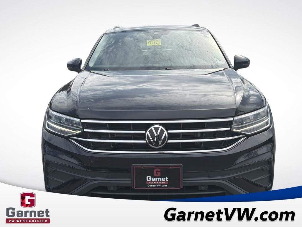 Certified 2023 Volkswagen Tiguan SE w/ Panoramic Sunroof Package AWD/4WD image 9