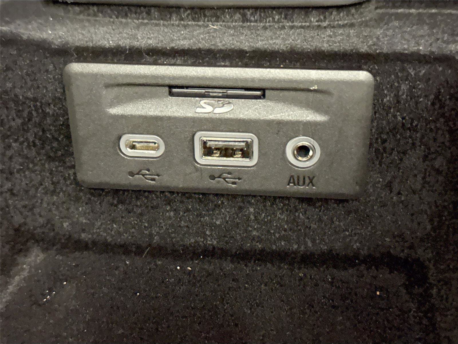 Used 2020 Chevrolet Corvette Stingray Premium Cpe w/ 3LT Preferred Equipment Group image 37