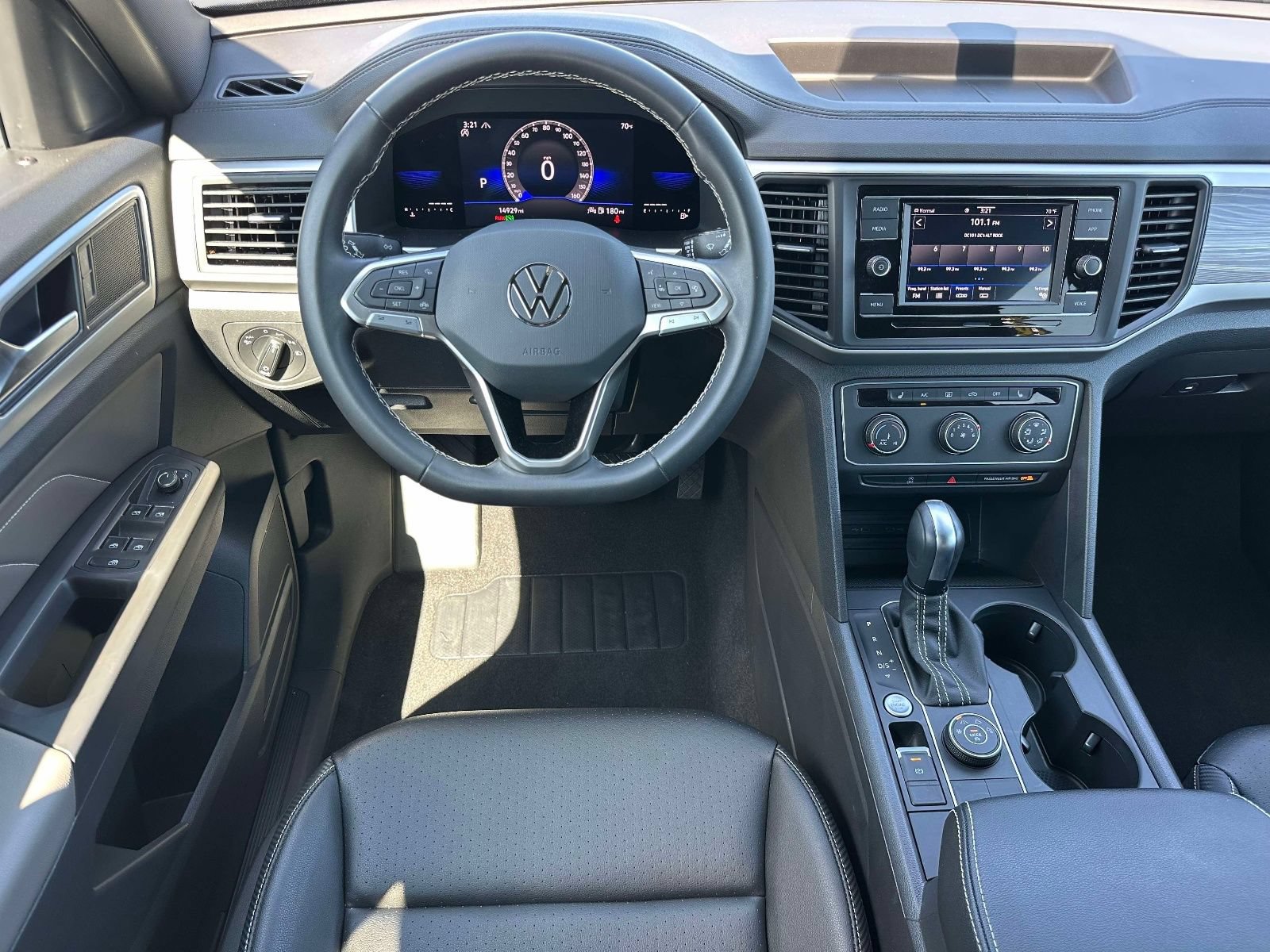 Certified 2023 Volkswagen Atlas Cross Sport SE AWD/4WD image 8