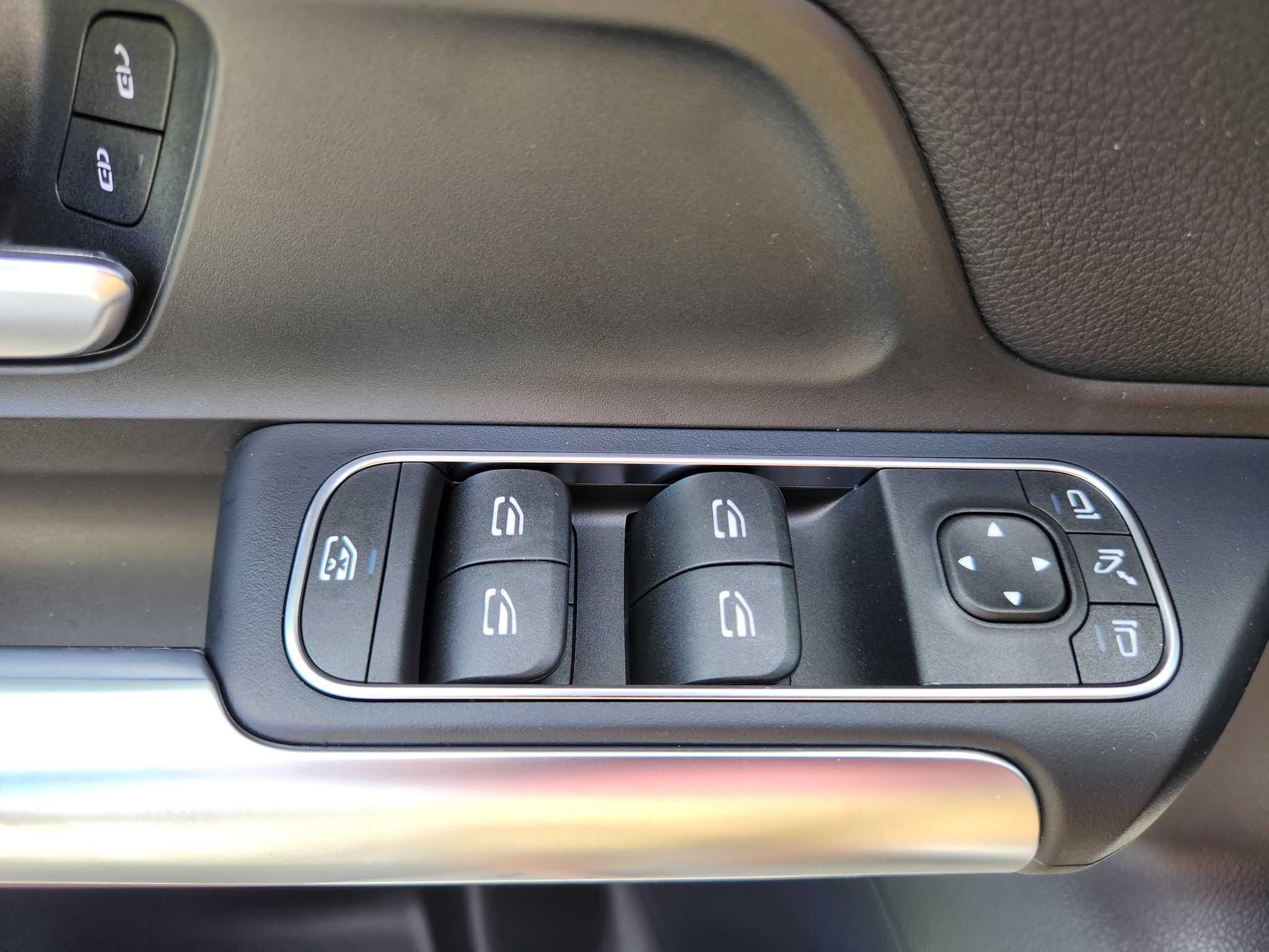 New 2026 Mercedes-Benz GLA 250 4MATIC image 15