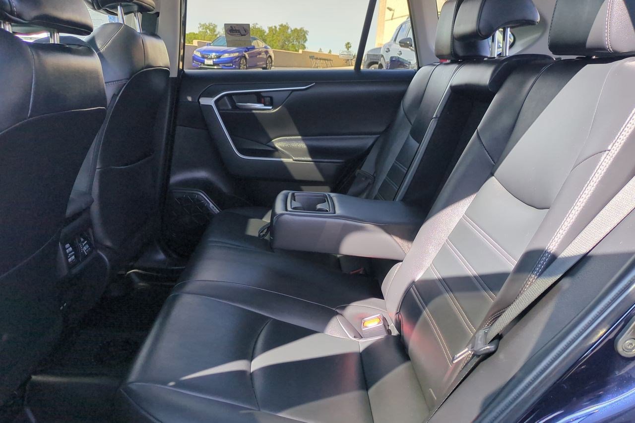 Used 2022 Toyota RAV4 XLE Premium image 22