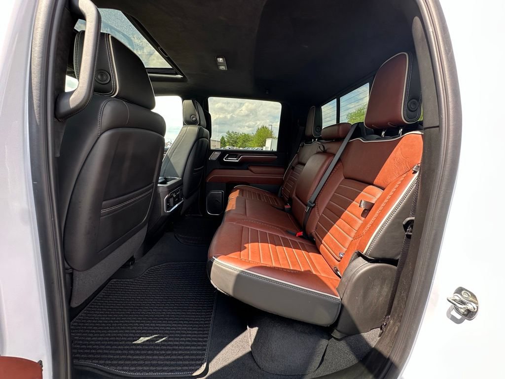 Used 2025 GMC Sierra 2500 Denali Ultimate AWD/4WD image 6