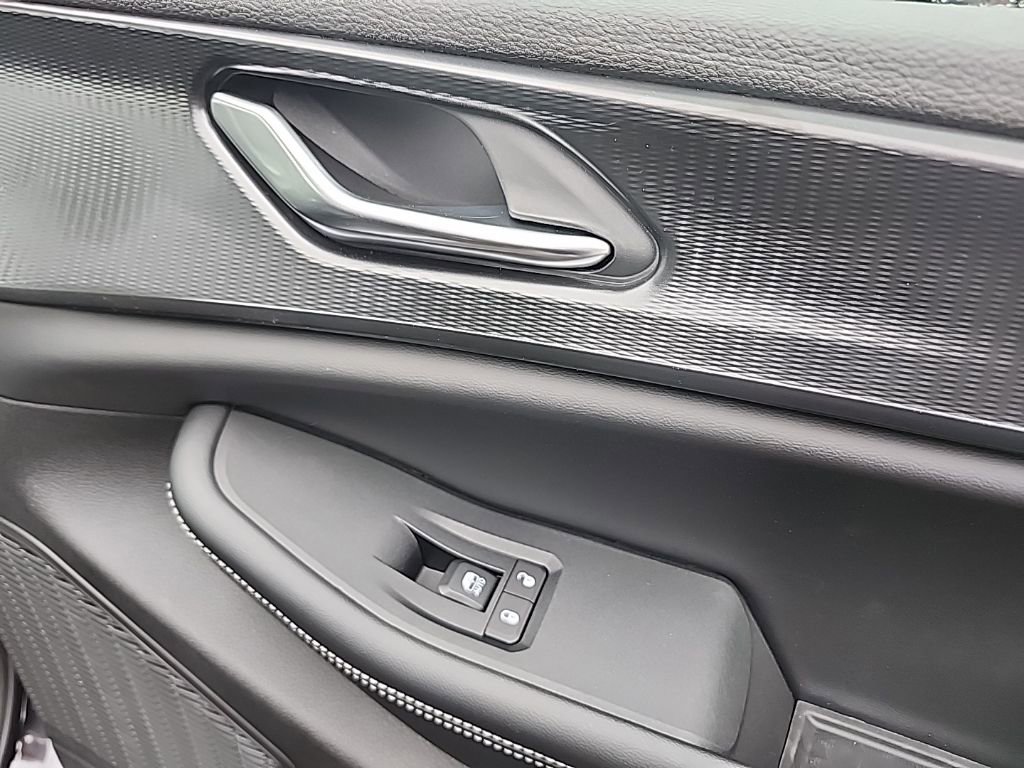 New 2025 Jeep Grand Cherokee L Altitude image 12