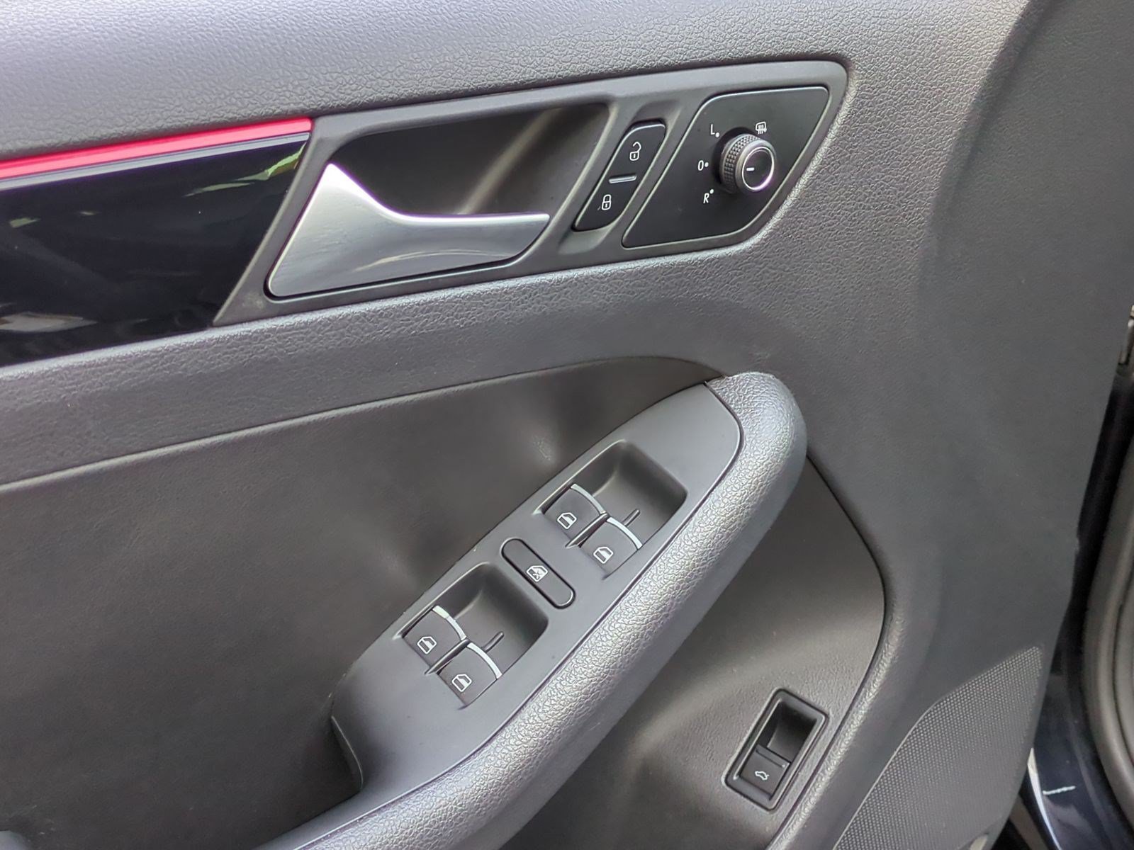 Used 2017 Volkswagen Jetta GLI FWD image 14