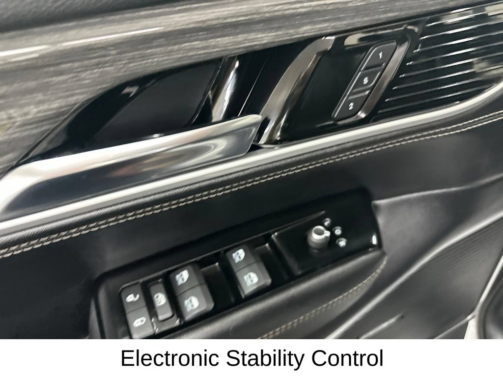 Used 2022 Jeep Wagoneer Series II AWD/4WD image 41