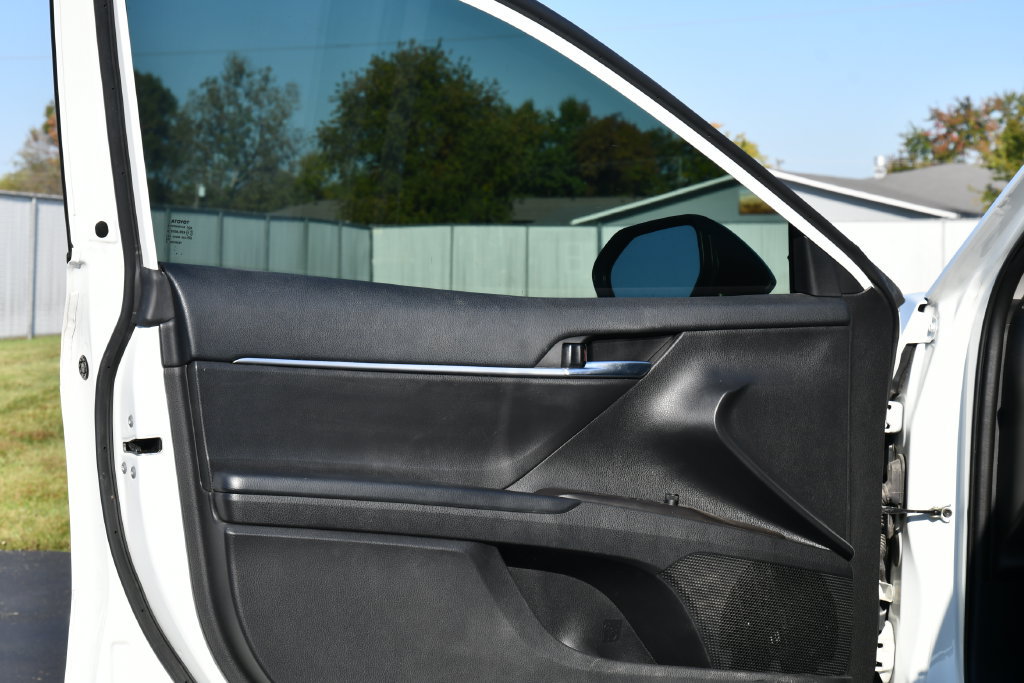 Used 2023 Toyota Camry SE FWD image 13