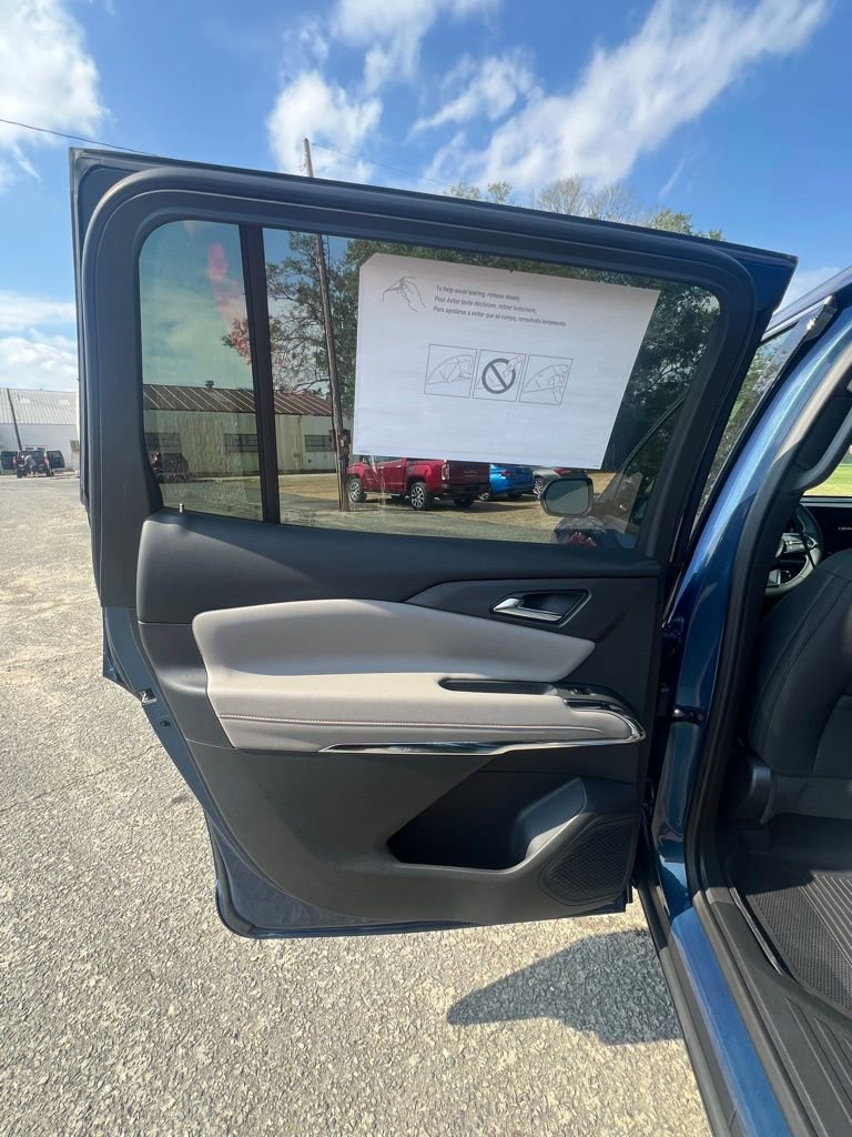 New 2026 Chevrolet Traverse LT image 17