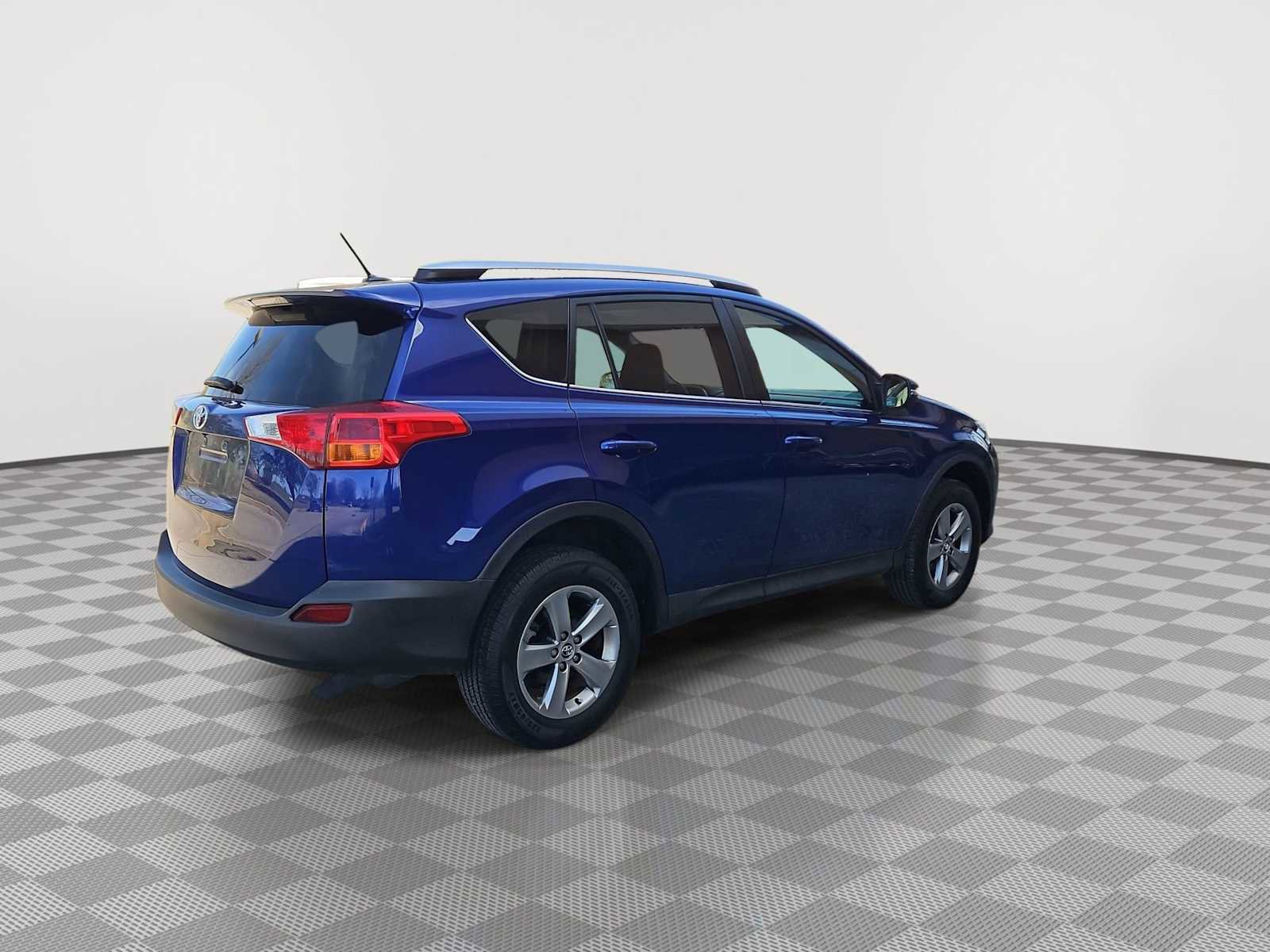 Used 2015 Toyota RAV4 XLE image 8