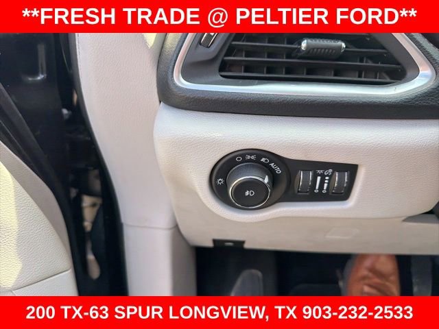 Used 2017 Chrysler Pacifica Limited FWD image 21