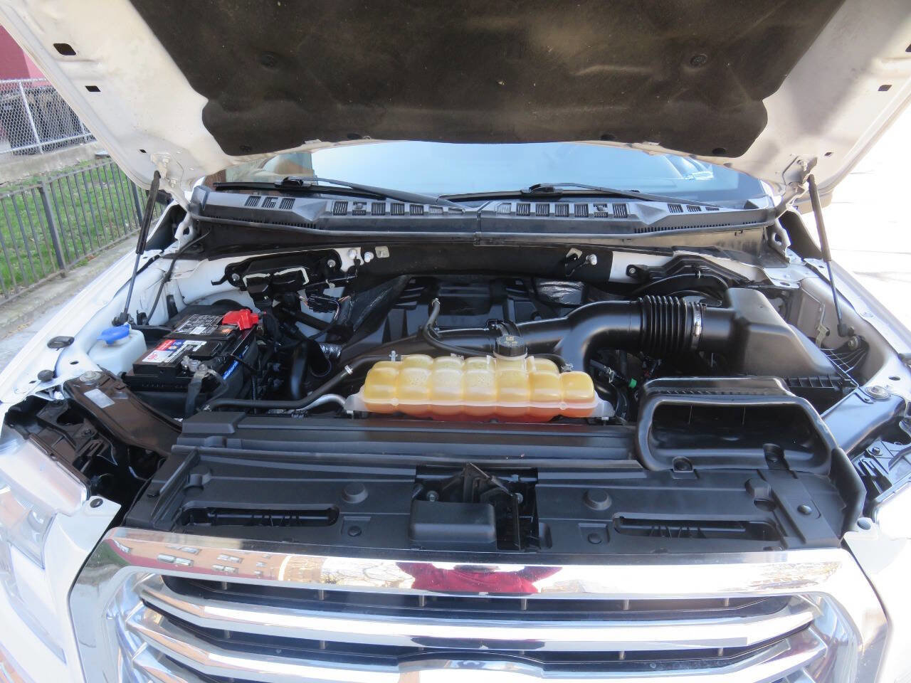 Used 2017 Ford F150 XLT w/ Equipment Group 302A Luxury AWD/4WD image 36