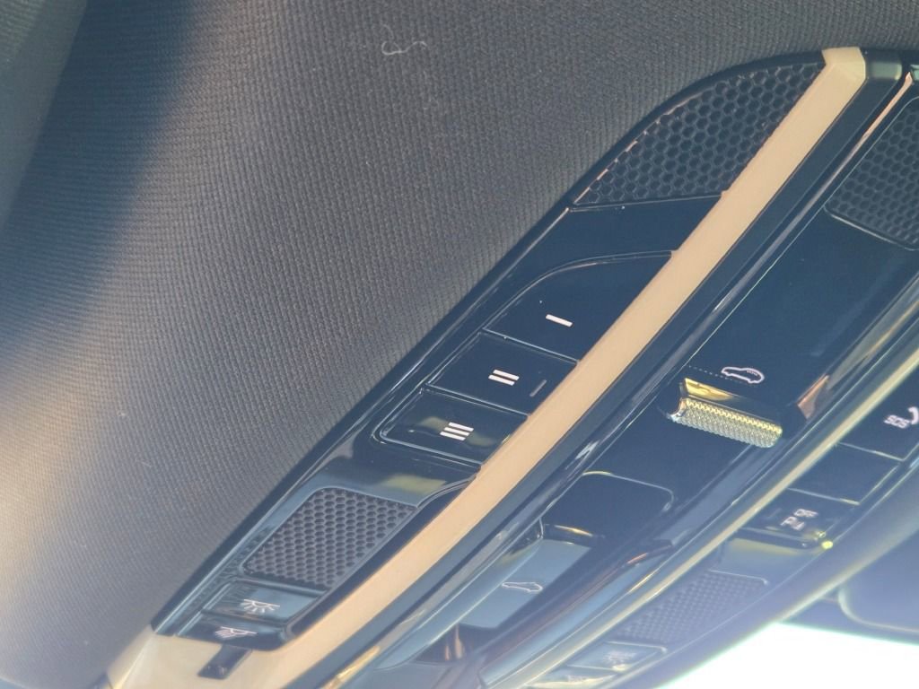 Certified 2020 Porsche Cayenne image 27