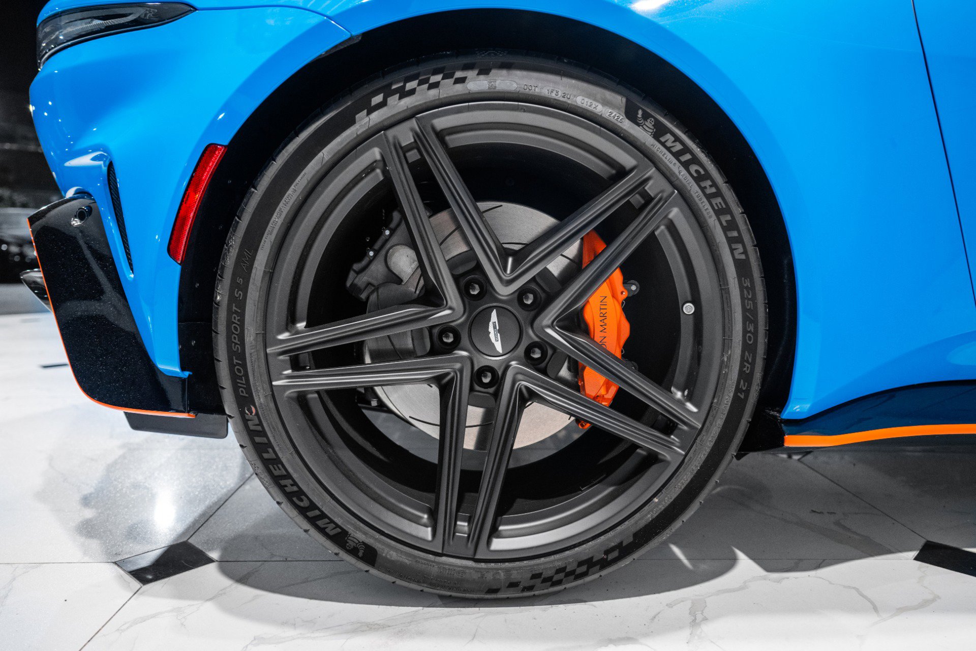 New 2026 Aston Martin V8 Vantage Roadster image 48