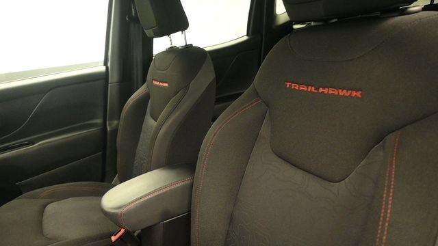 Used 2021 Jeep Renegade Trailhawk AWD/4WD image 20
