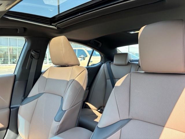 Used 2025 Lexus ES 350 w/ Premium Package image 24