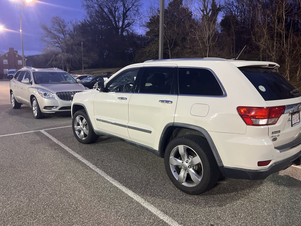 Used 2012 Jeep Grand Cherokee Overland image 7