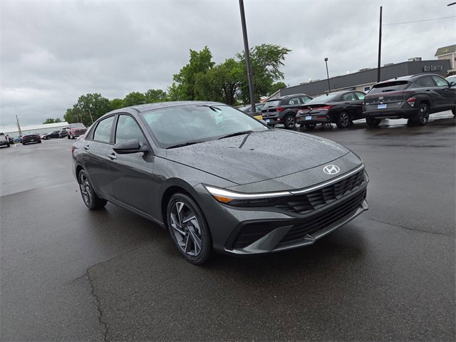 New 2025 Hyundai Elantra SEL image 4