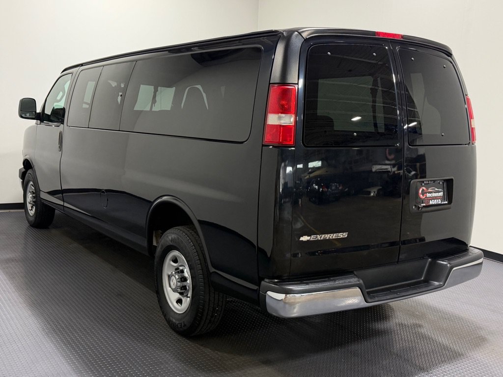 Used 2017 Chevrolet Express 3500 LT w/ LT Preferred Equipment Group RWD image 7