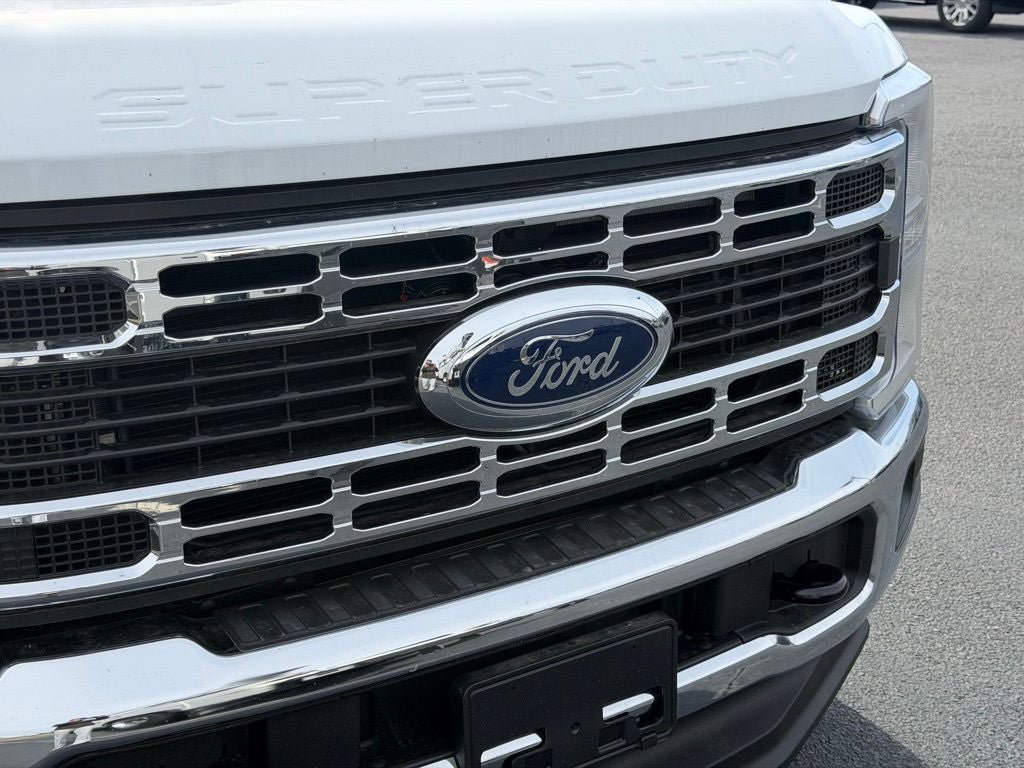 New 2026 Ford F550 2WD Regular Cab Super Duty image 6
