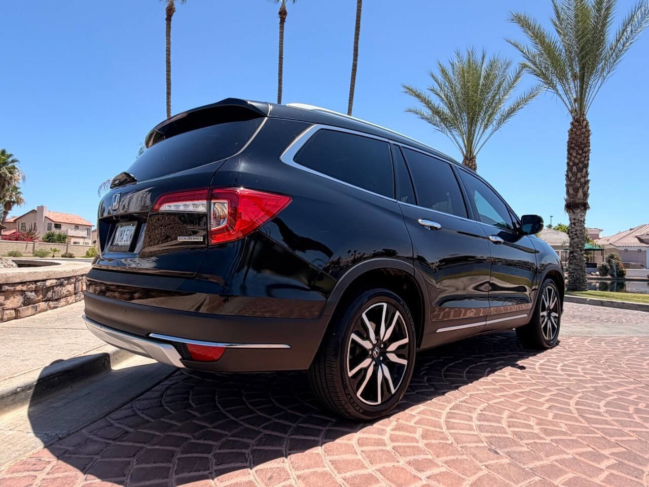 Used 2021 Honda Pilot Touring image 2