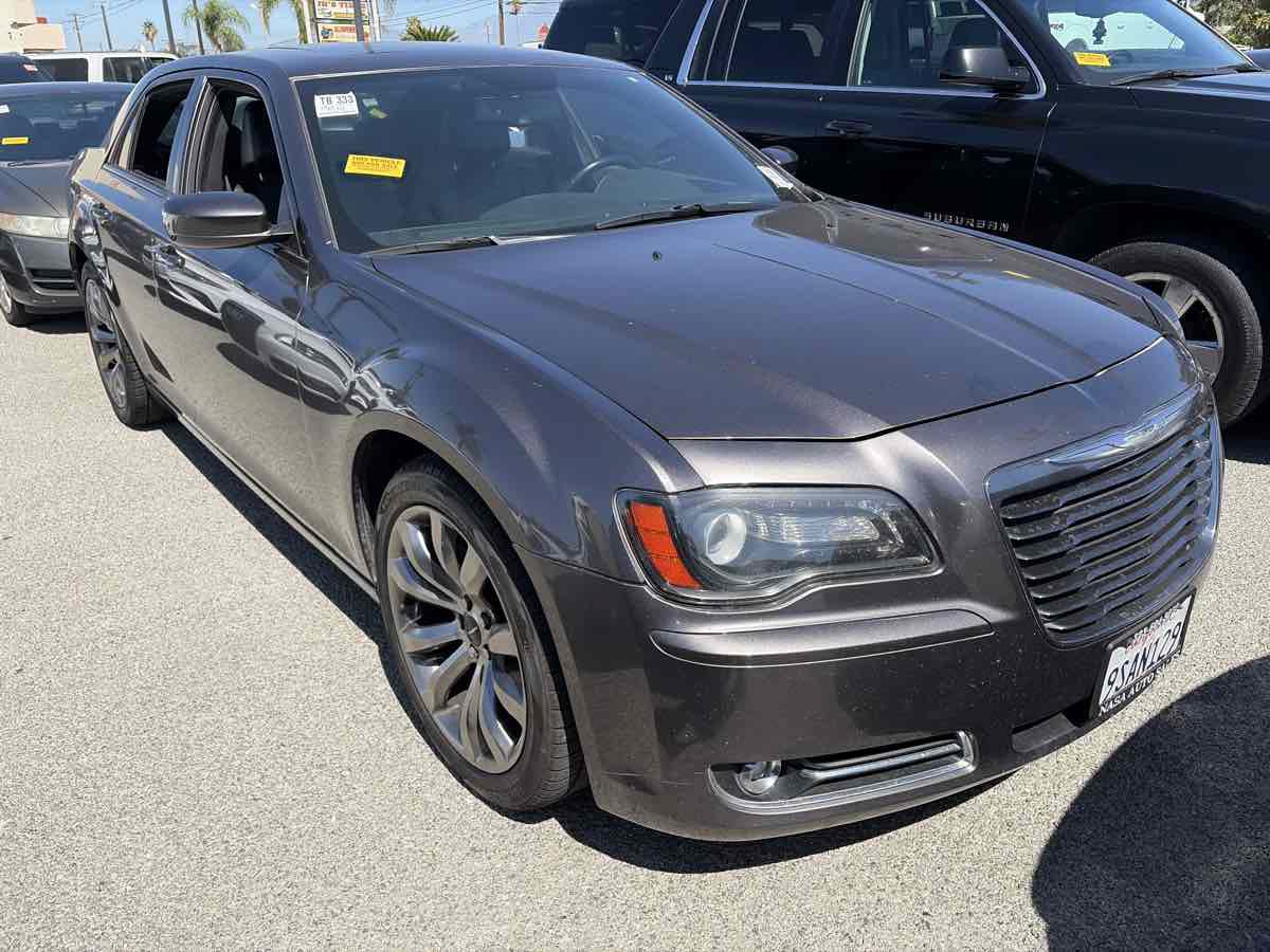 Used 2014 Chrysler 300 S RWD image 4