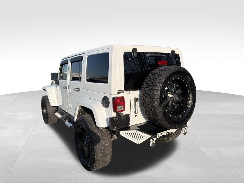 Used 2018 Jeep Wrangler Unlimited Sahara AWD/4WD image 3