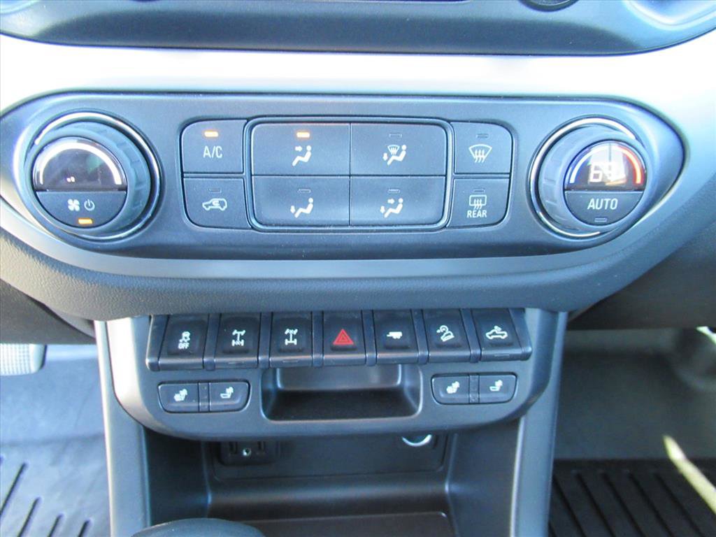 Used 2022 Chevrolet Colorado ZR2 image 25