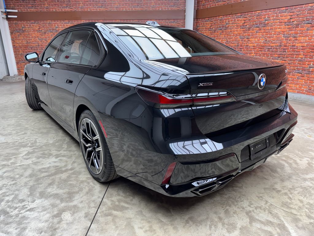 New 2026 BMW 760i xDrive w/ Executive Package image 3