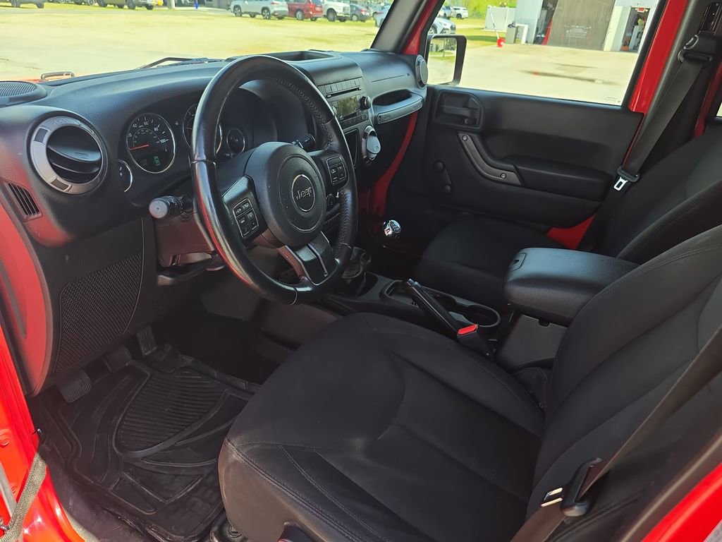 Used 2016 Jeep Wrangler Unlimited Sport w/ Connectivity Group image 13