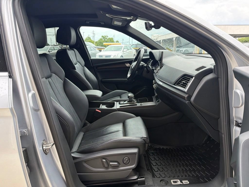 Used 2023 Audi Q5 2.0T Premium w/ Convenience Package AWD/4WD image 27