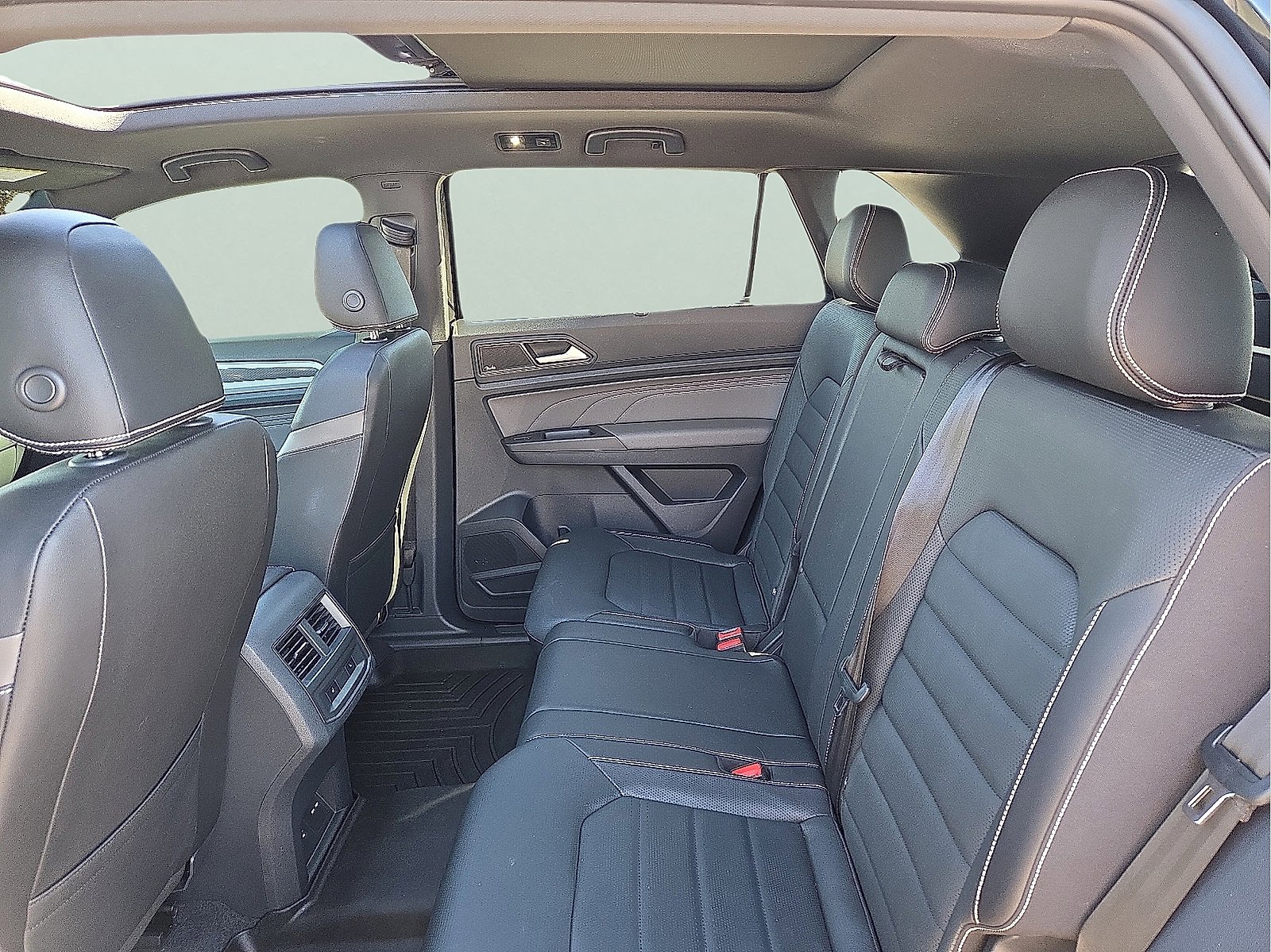 Used 2023 Volkswagen Atlas Cross Sport SEL Premium R-Line image 10