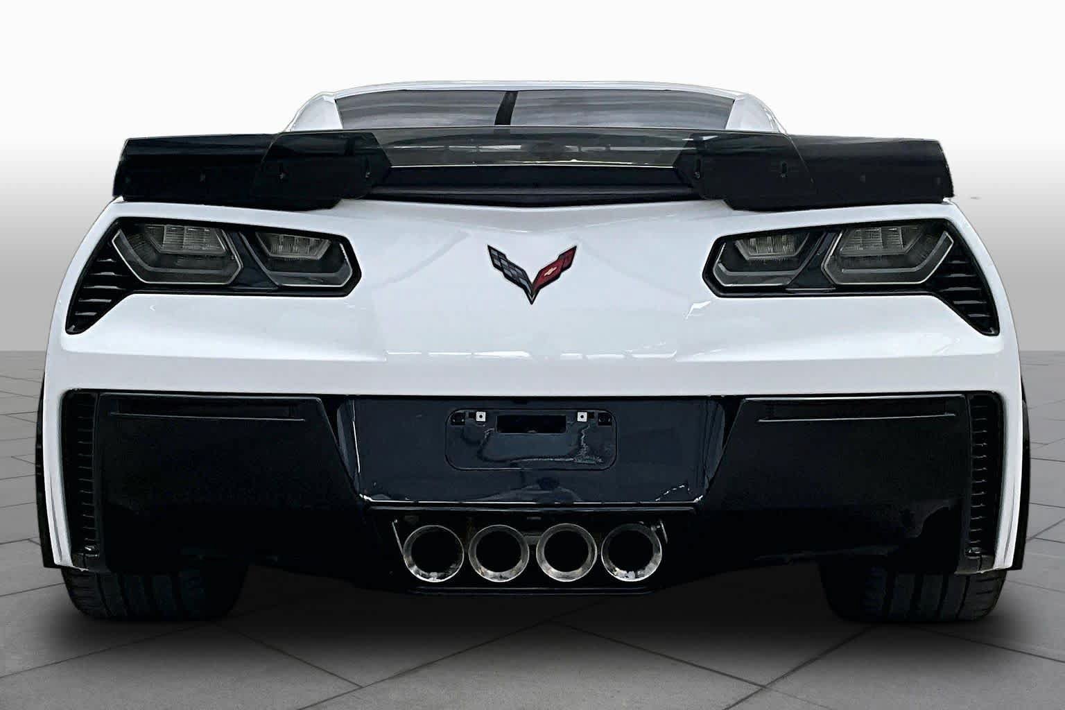 Used 2015 Chevrolet Corvette Z06 w/ 2LZ Preferred Equipment Group RWD image 5