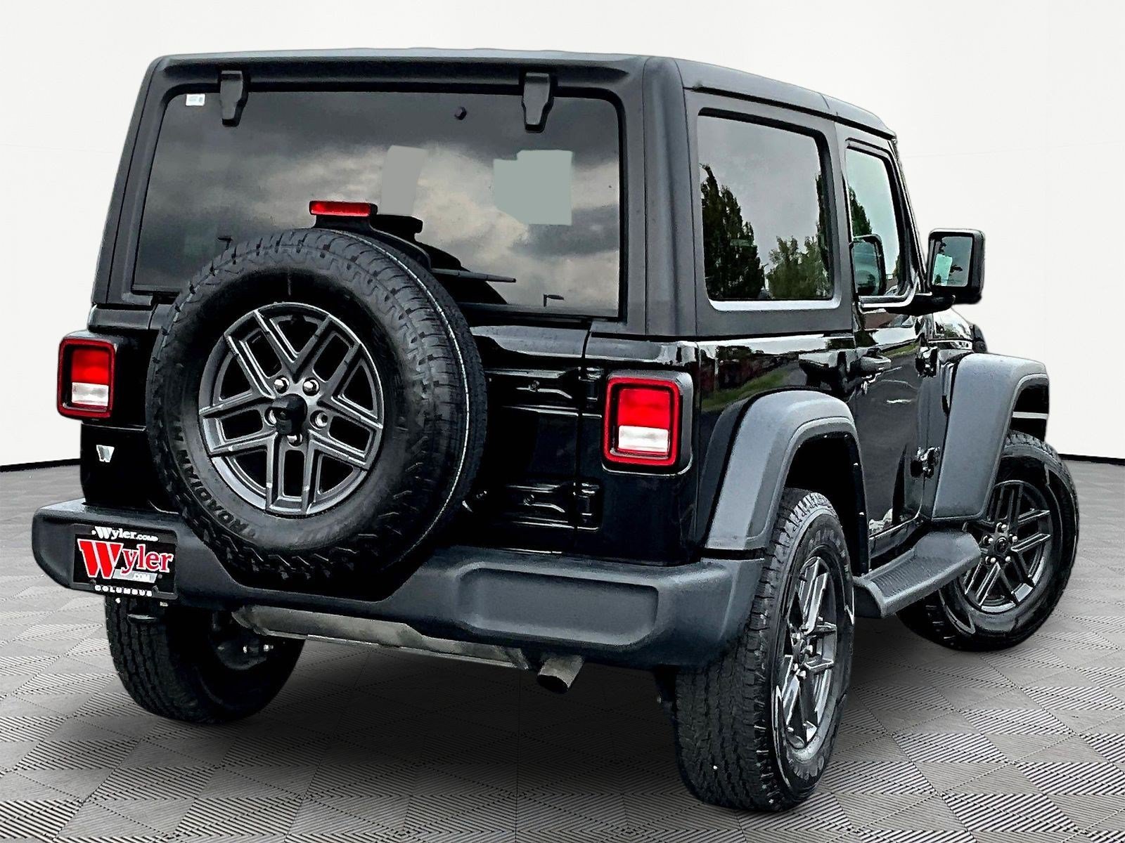 Used 2024 Jeep Wrangler Sport AWD/4WD image 6
