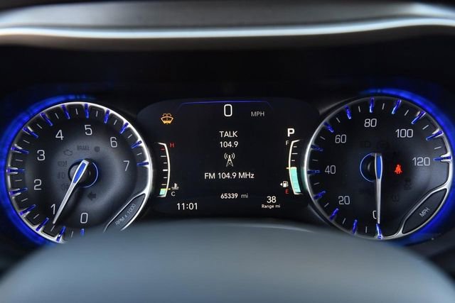 Used 2023 Chrysler Pacifica Touring-L FWD image 13