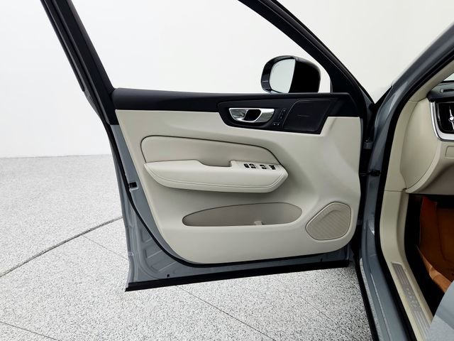 New 2026 Volvo XC60 B5 Ultra w/ Protection Package Premier image 27