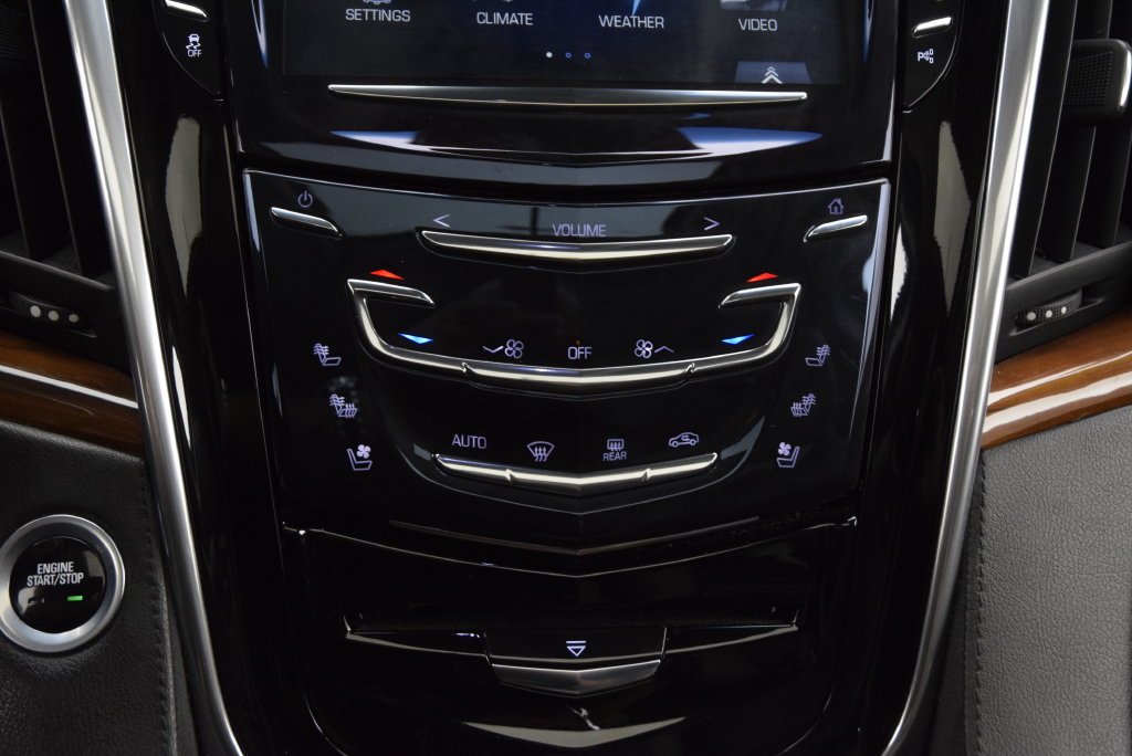 Used 2018 Cadillac Escalade ESV Luxury RWD image 28