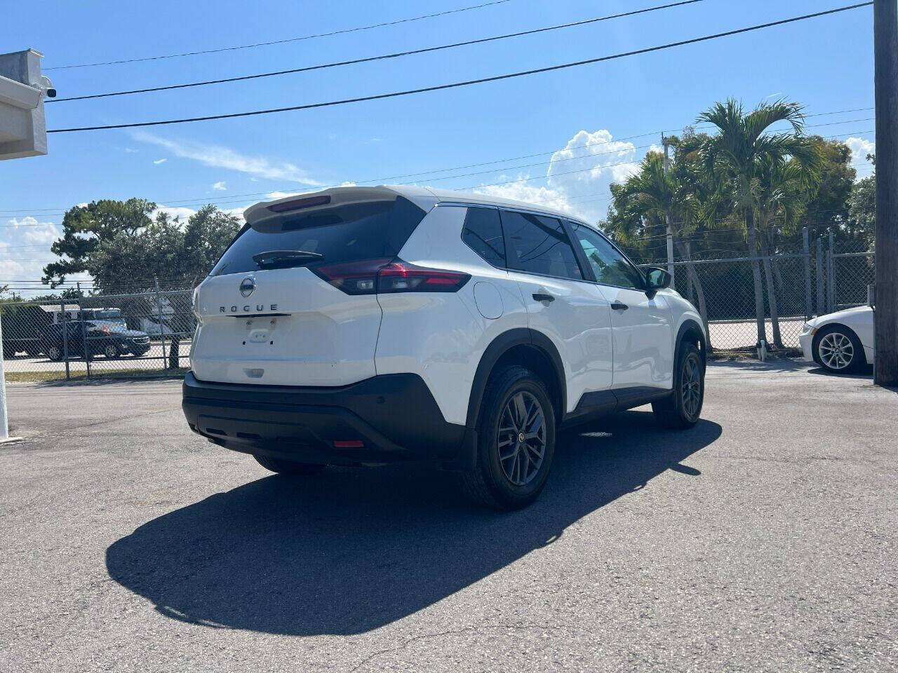 Used 2021 Nissan Rogue S FWD image 7