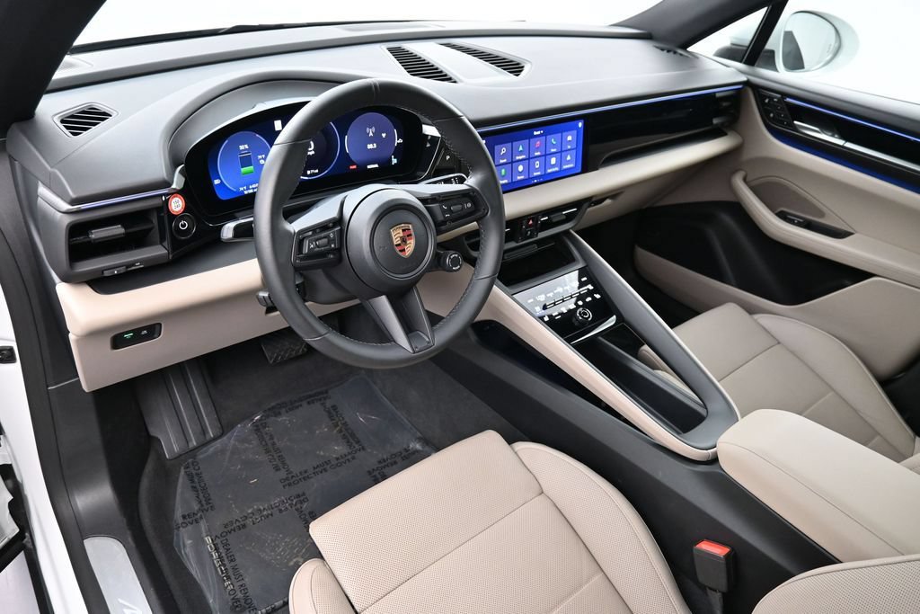 Certified 2025 Porsche Macan Electric RWD image 4