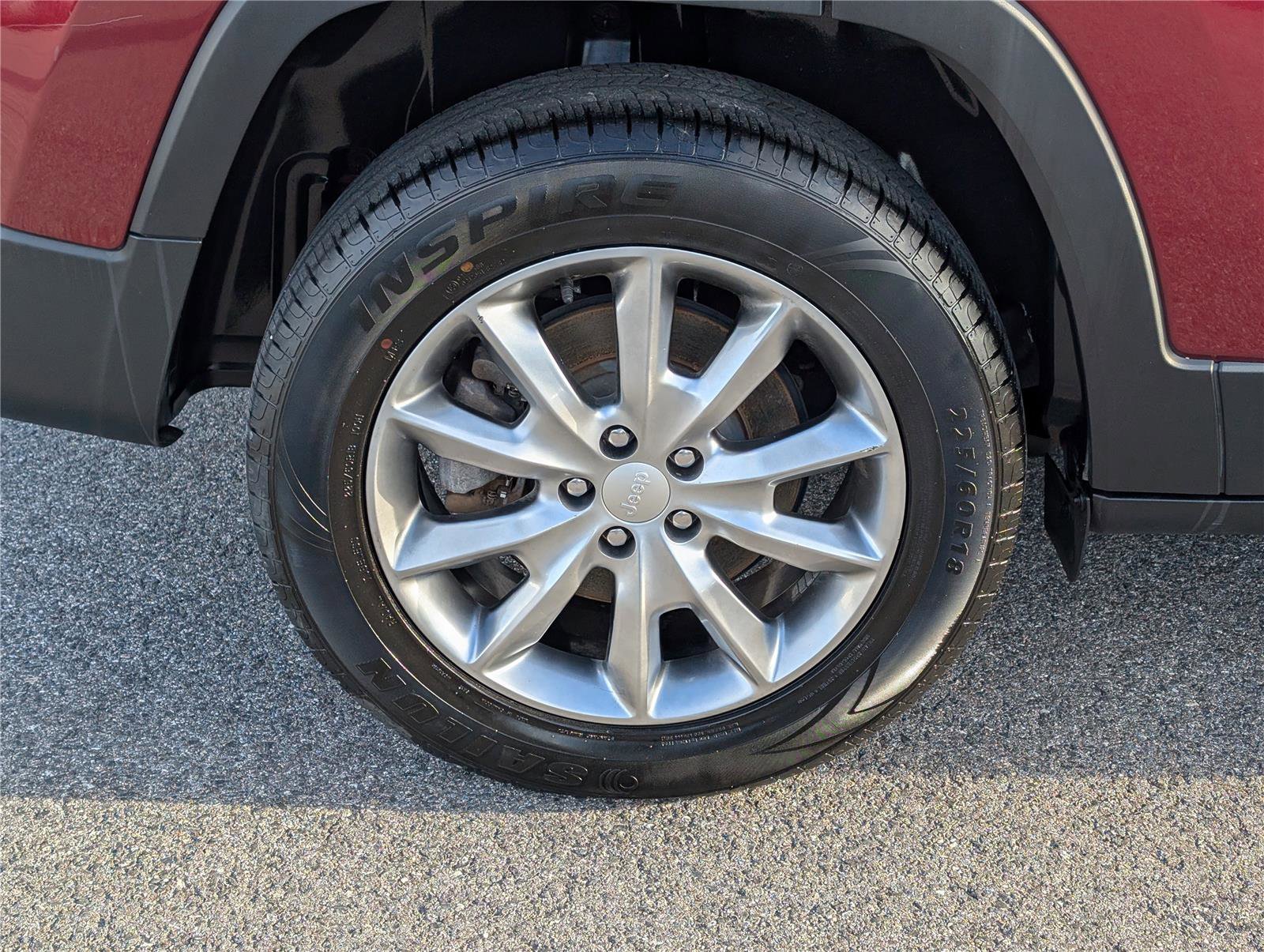 Used 2018 Jeep Cherokee Limited image 9