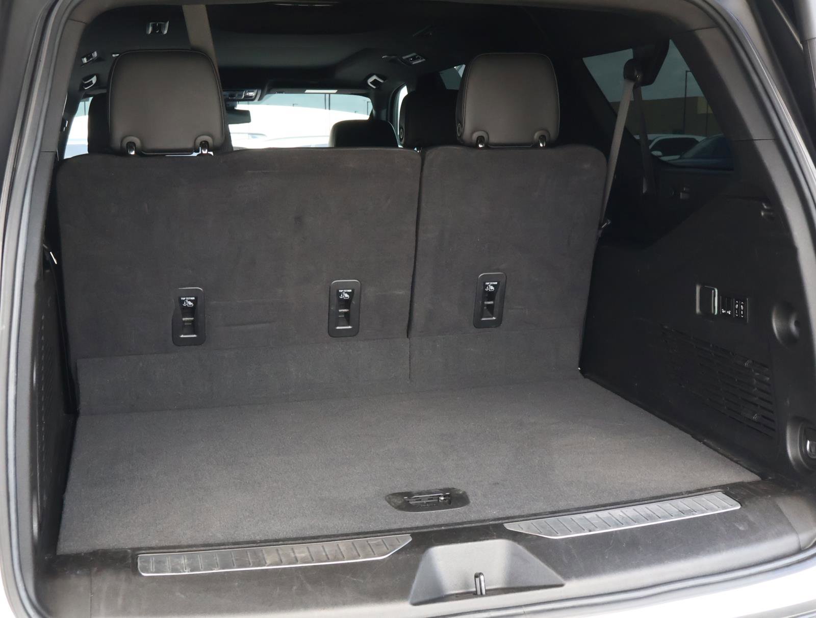 Used 2022 Chevrolet Suburban Z71 w/ Luxury Package image 26