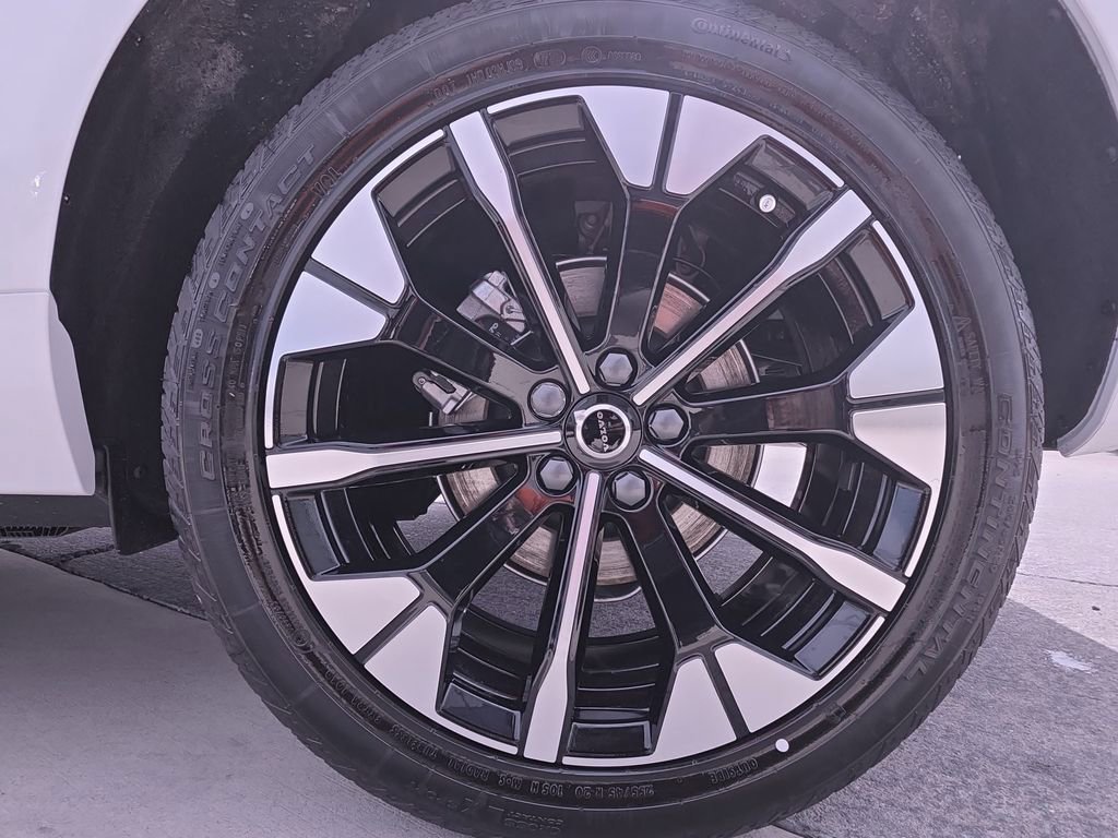 New 2026 Volvo XC60 B5 Plus w/ Protection Package Premier image 36