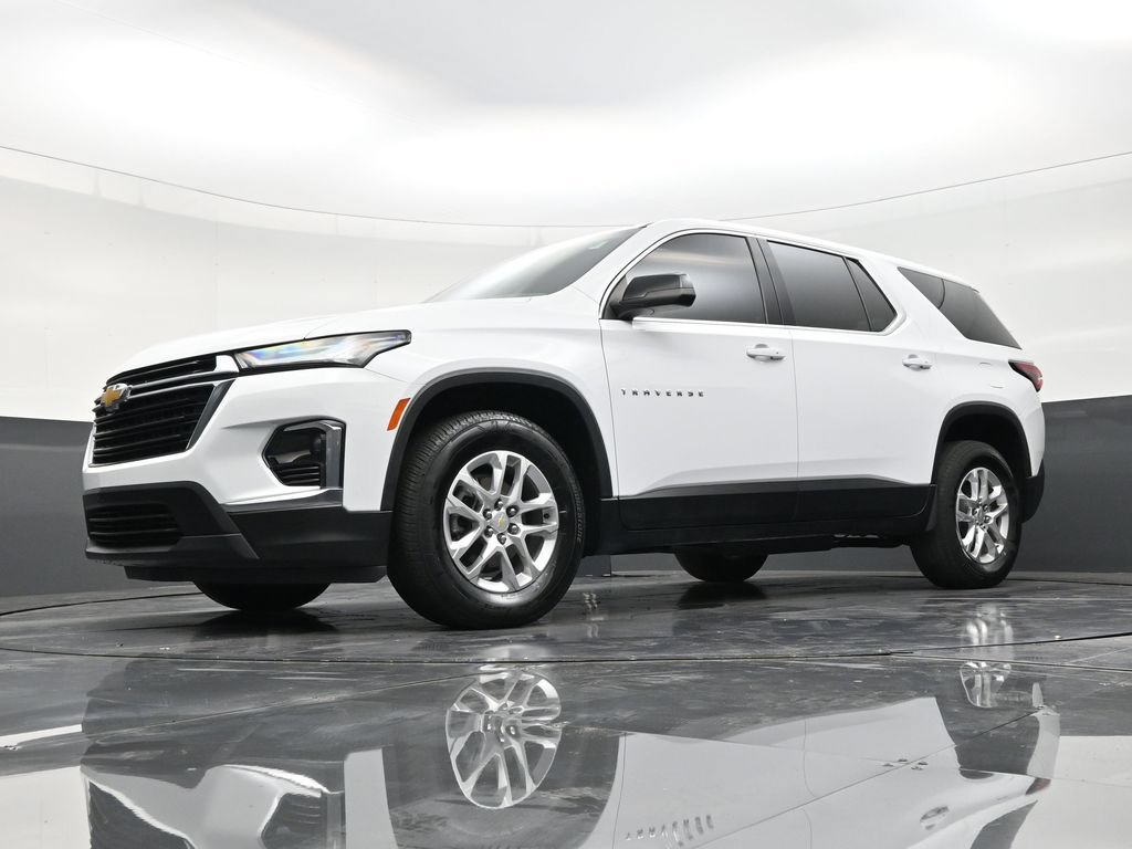 Used 2023 Chevrolet Traverse LS FWD image 19